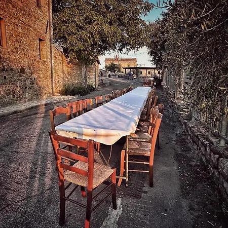 Borgo A Monti Di Sotto *